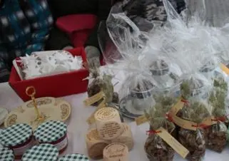Adventsmarkt der evangelischen Kirchengemeinde Kißlegg auf dem Wochenmarkt