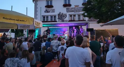 Tausende feierten bis spät in die Nacht